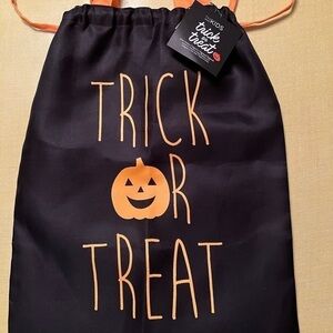🎃NWT-REVERSIBLE TRICK OR TREAT DRAWSTRING BAG